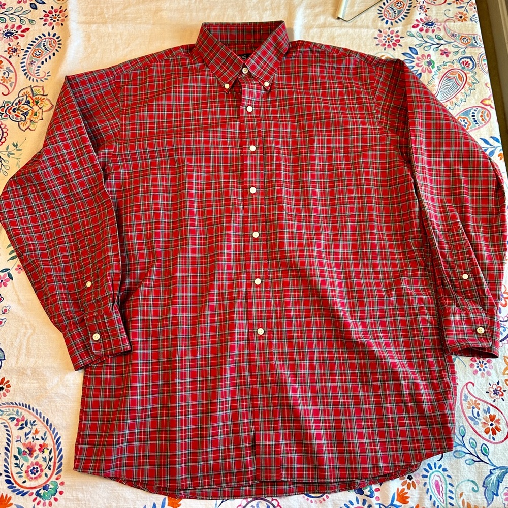 Jos A Bank traveler’s collection shirt size large